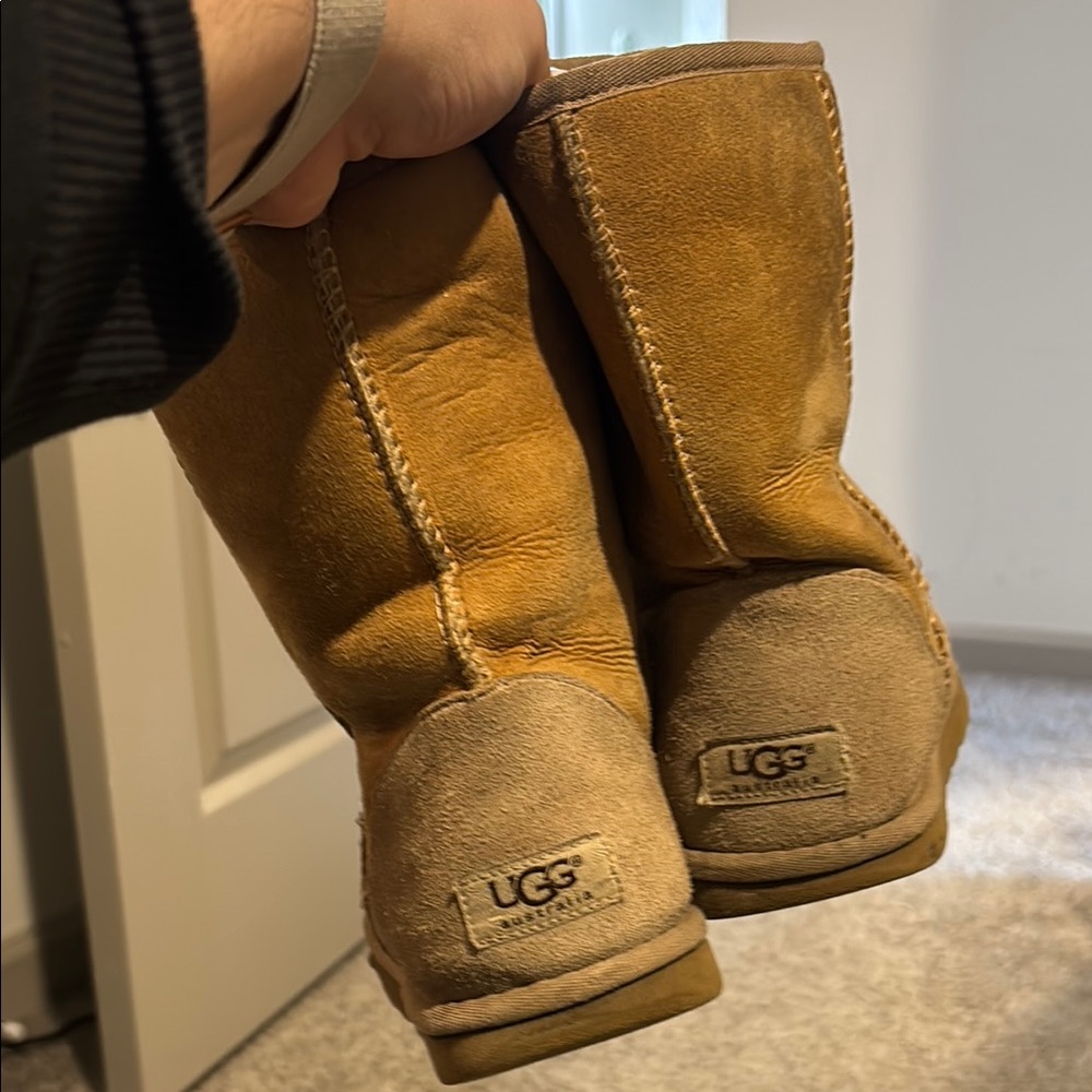 UGG Classic Short Boots in Tan